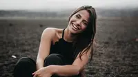 Ilustrasi wanita bahagia. (Sumber: Unsplash)