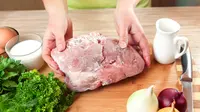 ilustrasi daging sapi beku/copyright by AlexussK (Shutterstock)