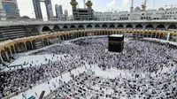 Ilustrasi haji, Ka'bah, Islami, muslim. (Photo by &Ouml;mer F. Arslan on Unsplash)